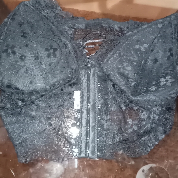 Scallop Trim Lace-up Backless Floral Lace Crop Top - Picture 5 of 5